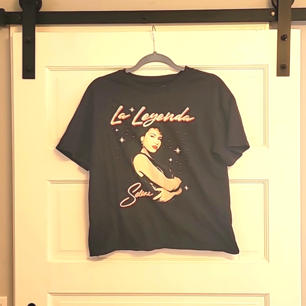 La Leyenda Women's Black Graphic Tee